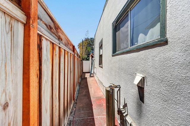 911 King Street, Santa Cruz, CA 95060