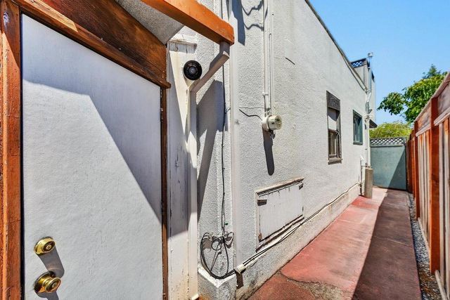 911 King Street, Santa Cruz, CA 95060