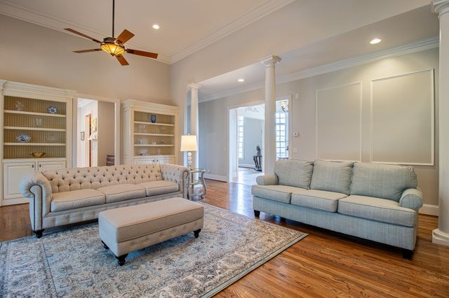 11 Bancroft Pl, Nashville, TN 37215