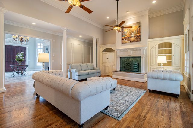 11 Bancroft Pl, Nashville, TN 37215