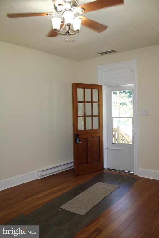 Image 17 of property listing at 215-217 E OFFUTT ST, Cumberland, MD 21502