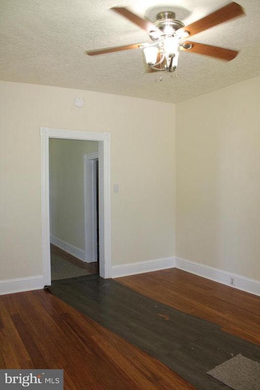 Image 18 of property listing at 215-217 E OFFUTT ST, Cumberland, MD 21502