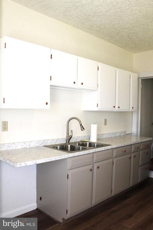 Image 26 of property listing at 215-217 E OFFUTT ST, Cumberland, MD 21502
