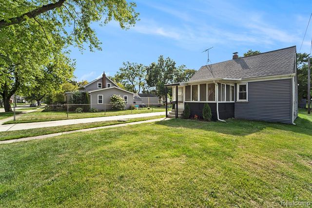 332 Newton Drive, Lake Orion, MI 48362