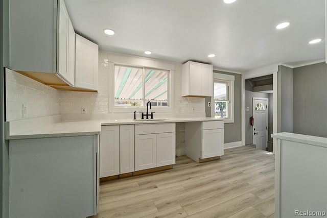 332 Newton Drive, Lake Orion, MI 48362