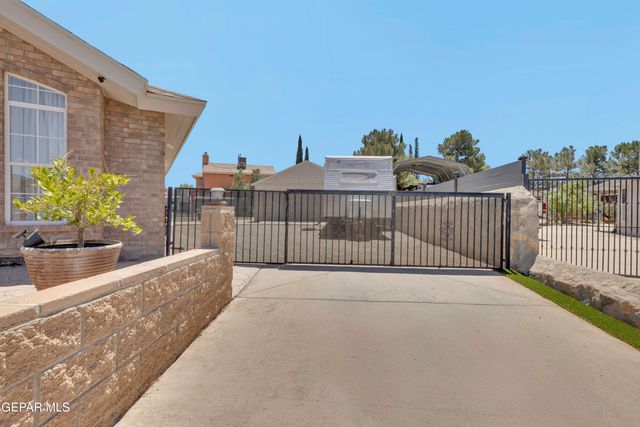 1404 ADOLPH CARSON Place, El Paso, TX 79936