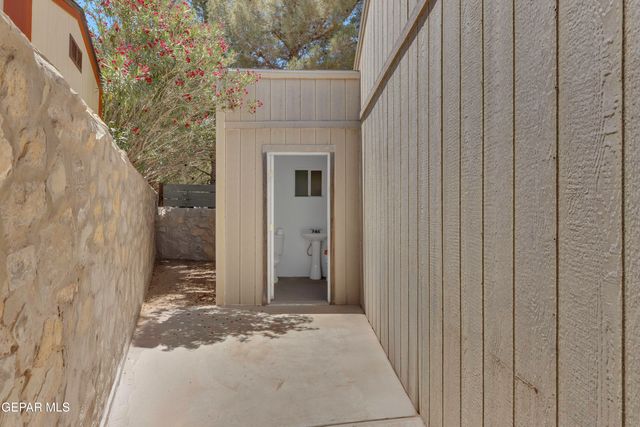 1404 ADOLPH CARSON Place, El Paso, TX 79936