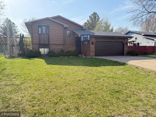 7717 Bryant Avenue N, Brooklyn Park, MN 55444