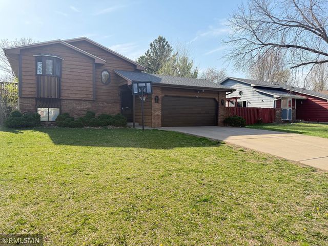 7717 Bryant Avenue N, Brooklyn Park, MN 55444