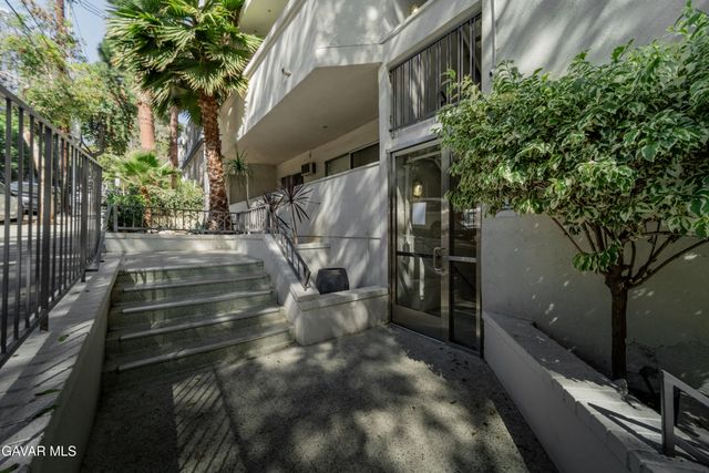 960 Larrabee Street 317, West Hollywood, CA 90069