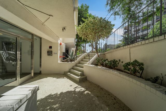 960 Larrabee Street 317, West Hollywood, CA 90069