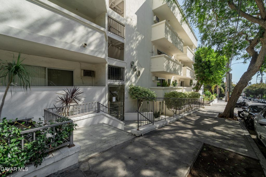 960 Larrabee Street 317, West Hollywood, CA 90069