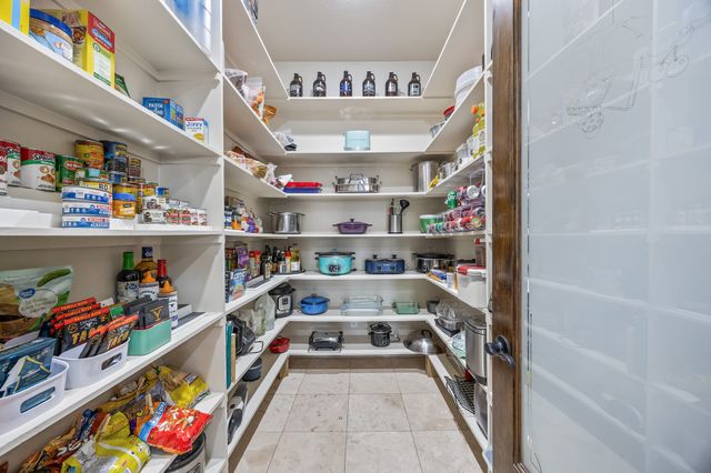 729 Meadow Drive, Mclendon Chisholm, TX 75032