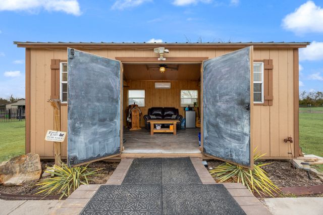 729 Meadow Drive, Mclendon Chisholm, TX 75032