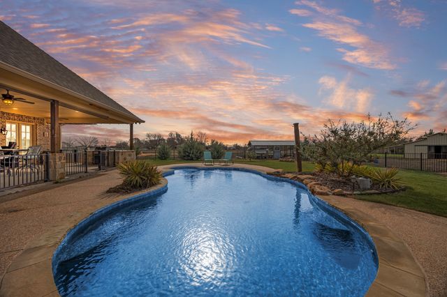 729 Meadow Drive, Mclendon Chisholm, TX 75032