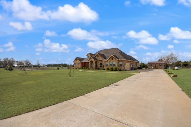 729 Meadow Drive, Mclendon Chisholm, TX 75032