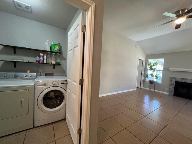 223 Dana DR, Hutto, TX 78634