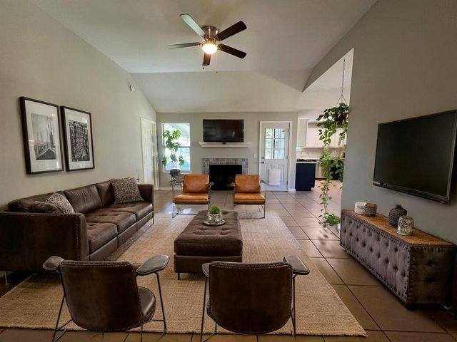 223 Dana DR, Hutto, TX 78634