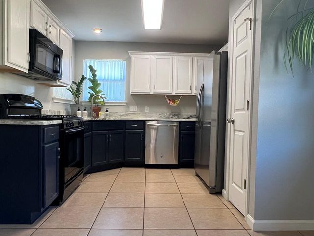 223 Dana DR, Hutto, TX 78634