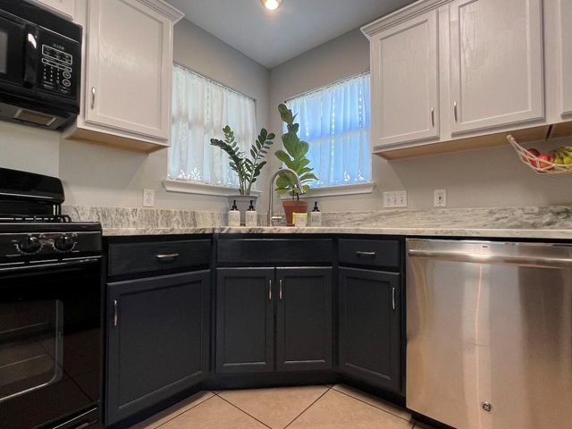 223 Dana DR, Hutto, TX 78634