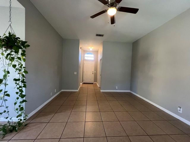 223 Dana DR, Hutto, TX 78634