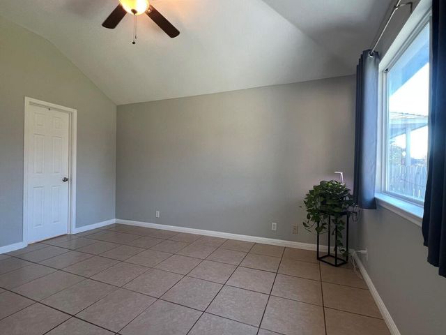 223 Dana DR, Hutto, TX 78634