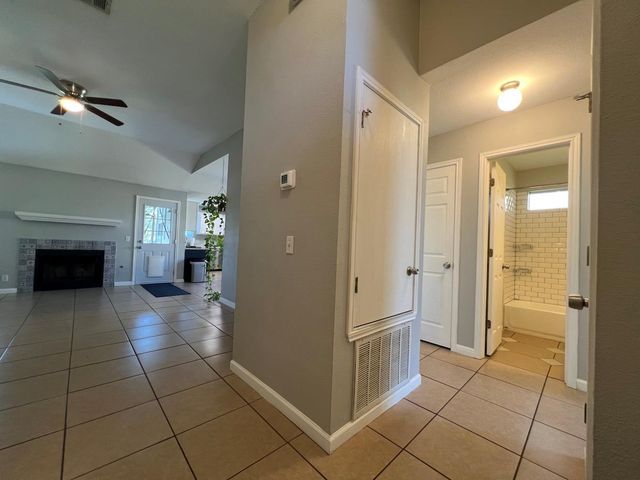 223 Dana DR, Hutto, TX 78634