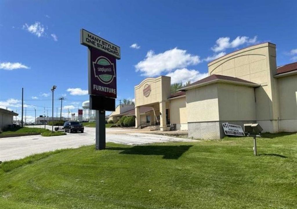 3711 N Harrison St Street, Davenport, IA 52806