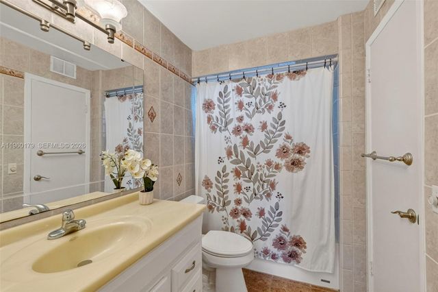 2900 NW 47th Ter 405B, Lauderdale Lakes, FL 33313