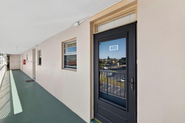 2900 NW 47th Ter 405B, Lauderdale Lakes, FL 33313