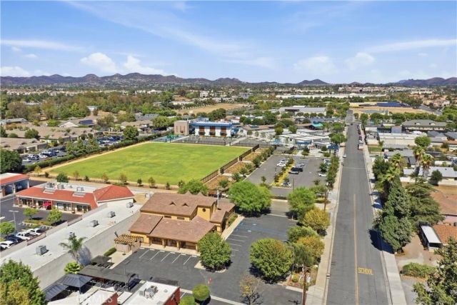 41870 B street, Murrieta, CA 92562