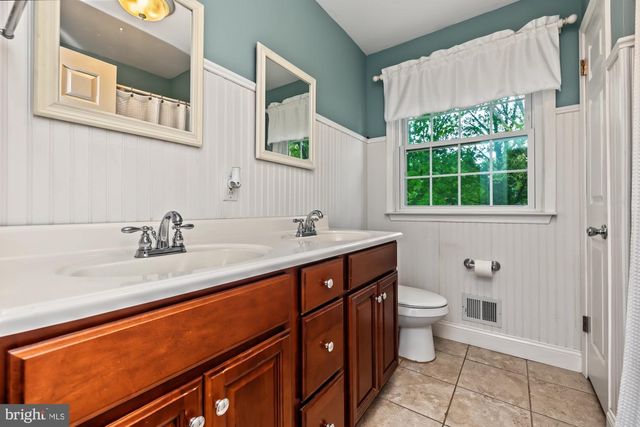 615 MEADOW DR, West Chester, PA 19380