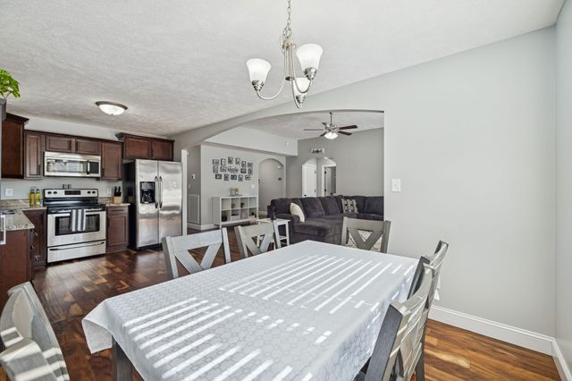 848 Shelton Cir, Clarksville, TN 37042