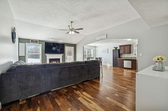 848 Shelton Cir, Clarksville, TN 37042