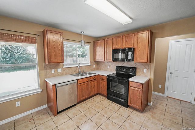 308 PRICKLY PEAR DR, Cibolo, TX 78108