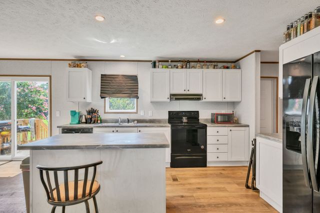 7428 Johnny Crow Rd, Lyles, TN 37098