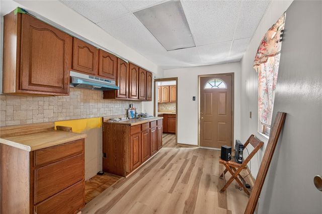 120 E 20th Ave, Munhall, PA 15120