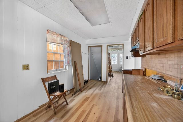 120 E 20th Ave, Munhall, PA 15120