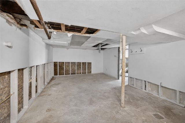 120 E 20th Ave, Munhall, PA 15120