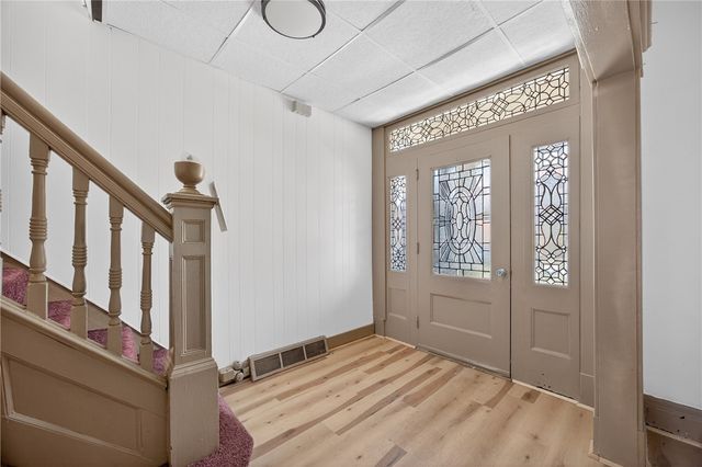 120 E 20th Ave, Munhall, PA 15120