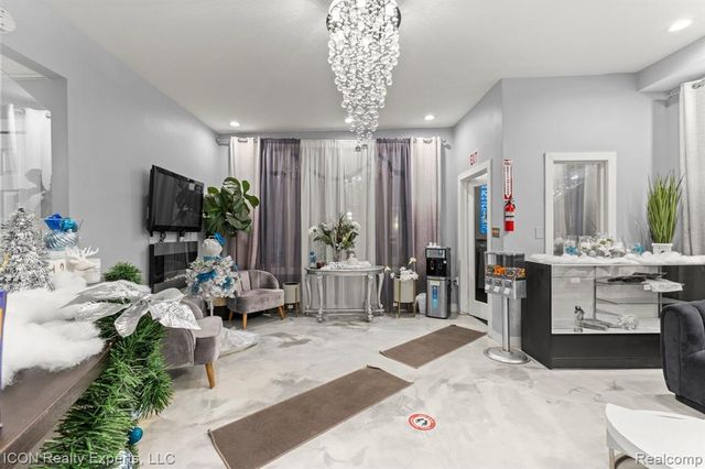 13000 Hayes St, Detroit, MI 48205