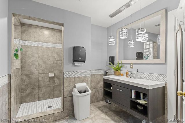 13000 Hayes St, Detroit, MI 48205