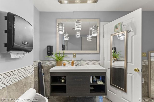 13000 Hayes St, Detroit, MI 48205