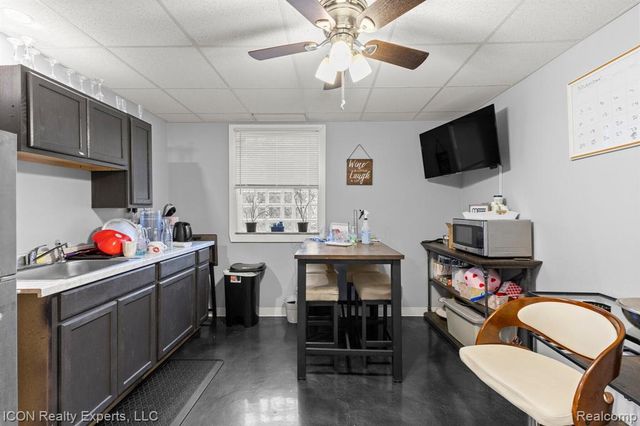 13000 Hayes St, Detroit, MI 48205