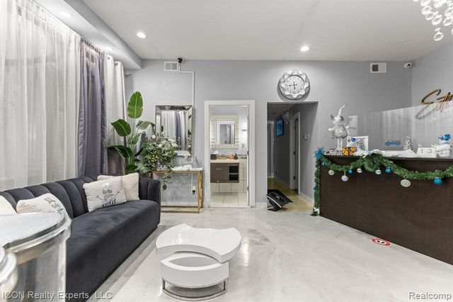 13000 Hayes St, Detroit, MI 48205