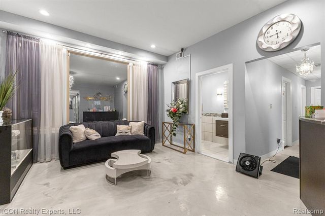 13000 Hayes St, Detroit, MI 48205