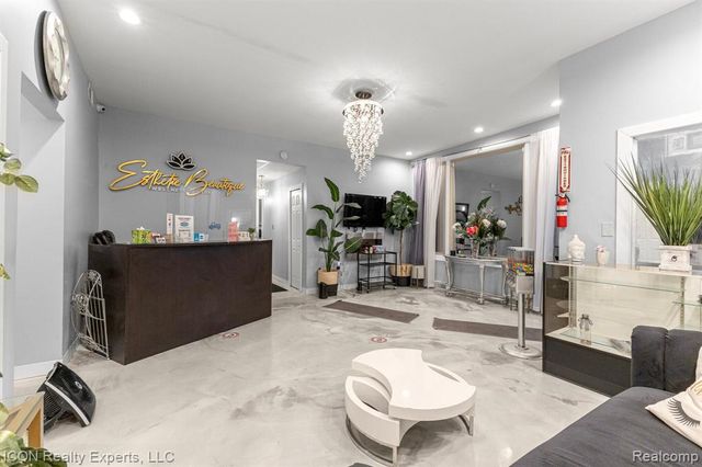 13000 Hayes St, Detroit, MI 48205