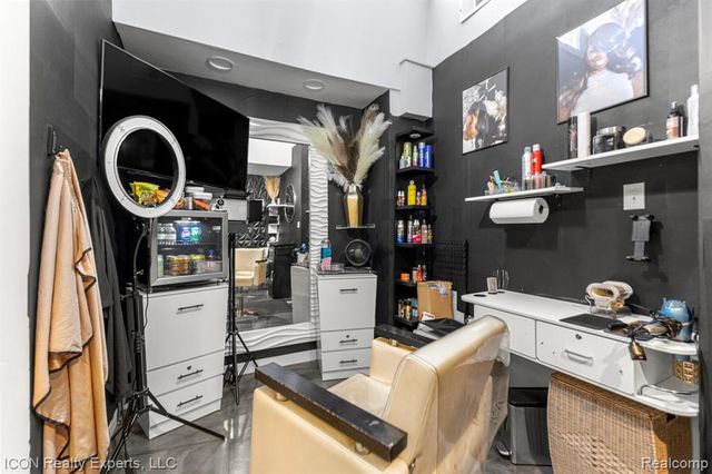 13000 Hayes St, Detroit, MI 48205