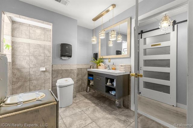 13000 Hayes St, Detroit, MI 48205