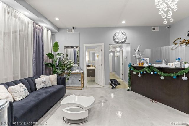 13000 Hayes St, Detroit, MI 48205